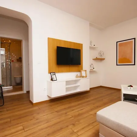 Apartment Passage
