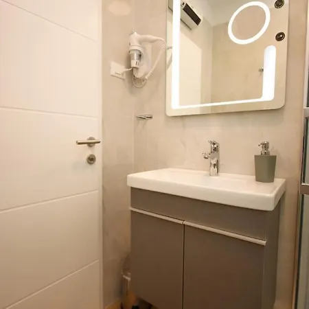 Passage Apartment *
